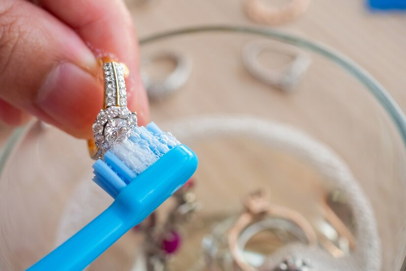 Cleaning-jewelry-at-home