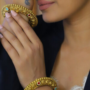 handcrafted-gold-bangles