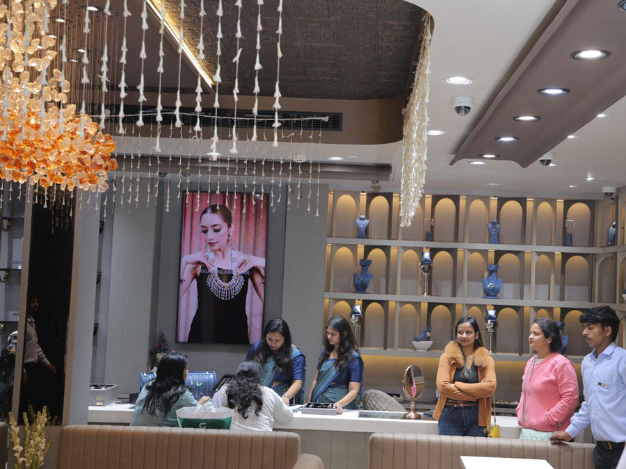 Showroom-Interiors1