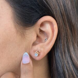 Bow Stud earrings with Diamond