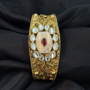 Royal traditional bracelet with stones